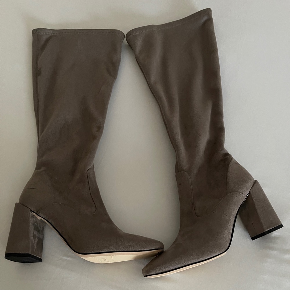NEW Franco Sarto Women's Hilo Knee-High Boots Gray
Suede Size 8